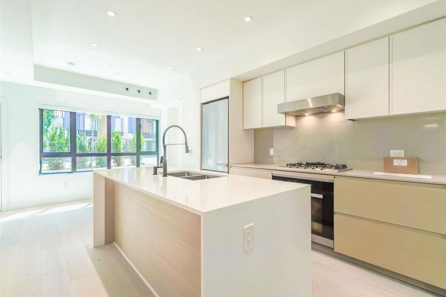 51 550 W 28th Avenue Vancouver, BC - 4