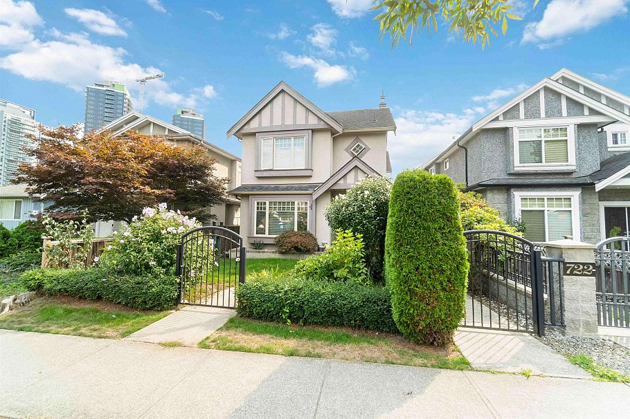 720 W 68th Avenue Vancouver, BC - 2