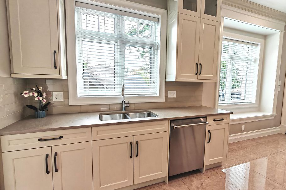 3520 W 37th Avenue Vancouver, BC - 9