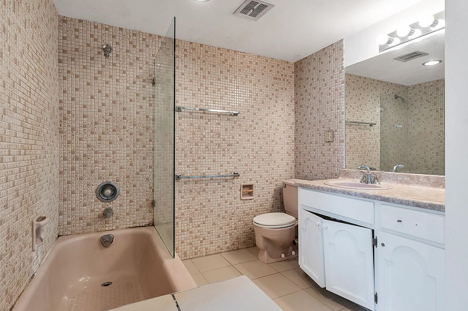 201 845 Chilco Street Vancouver, BC - 20