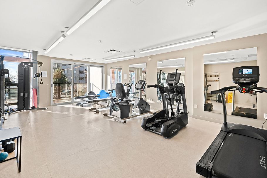 304 108 E 8th Street North Vancouver, BC - 31