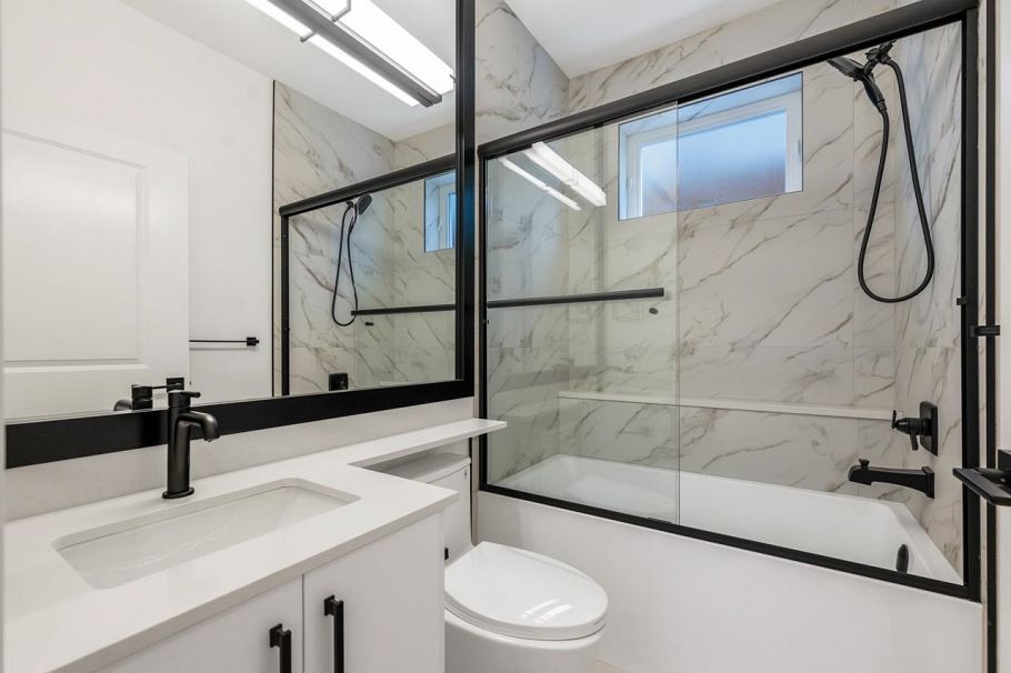 2 3096 Vanness Avenue Vancouver, BC - 16