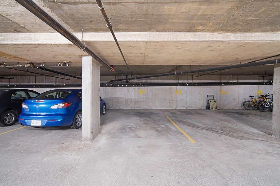 320 1385 Draycott Road North Vancouver, BC - 22