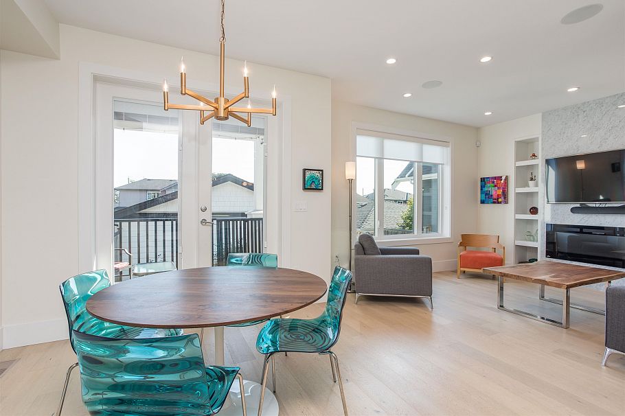 341 E 13th Street North Vancouver, BC - 13