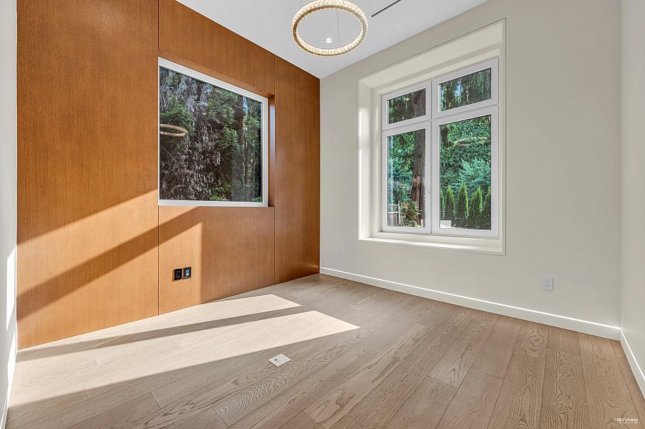 4465 Wallace Street Vancouver, BC - 2