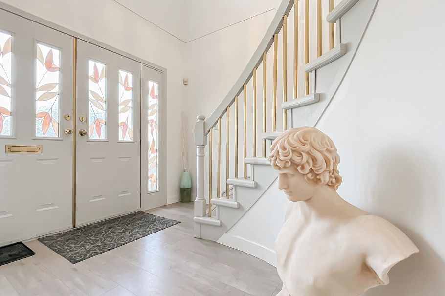 736 E 55th Avenue Vancouver, BC - 2