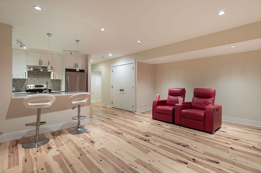 839 W 20th Street North Vancouver, BC - 33