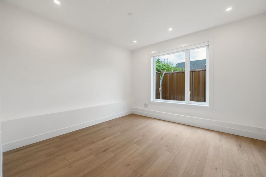 2 3096 Vanness Avenue Vancouver, BC - 11