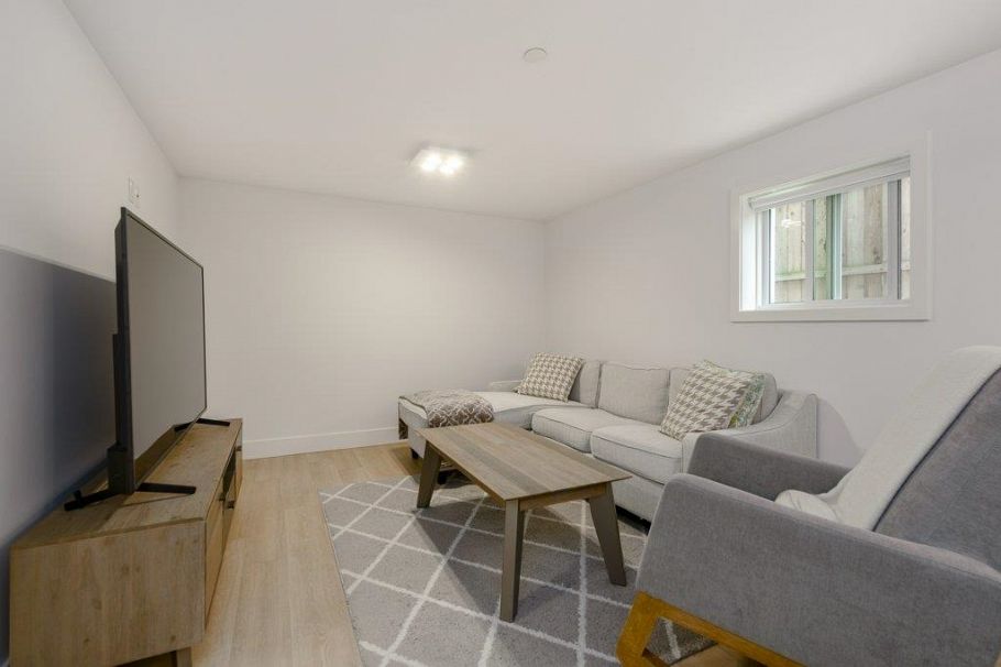 5051 Sherbrooke Street Vancouver, BC - 29