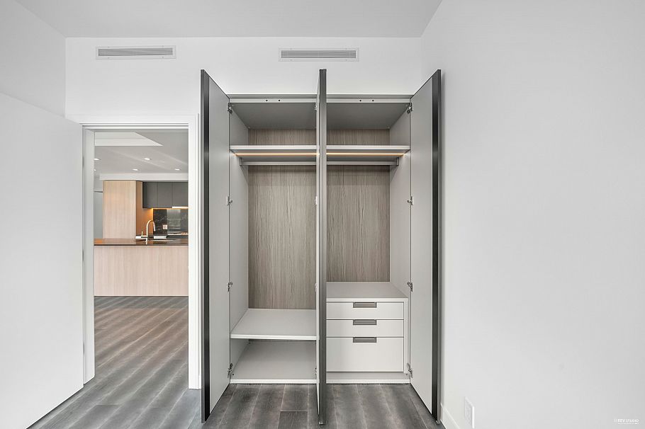 2604 1500 Fern Street North Vancouver, BC - 23