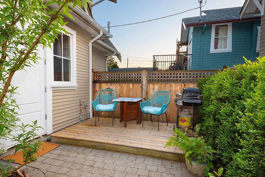 3132 W 7th Avenue Vancouver, BC - 2