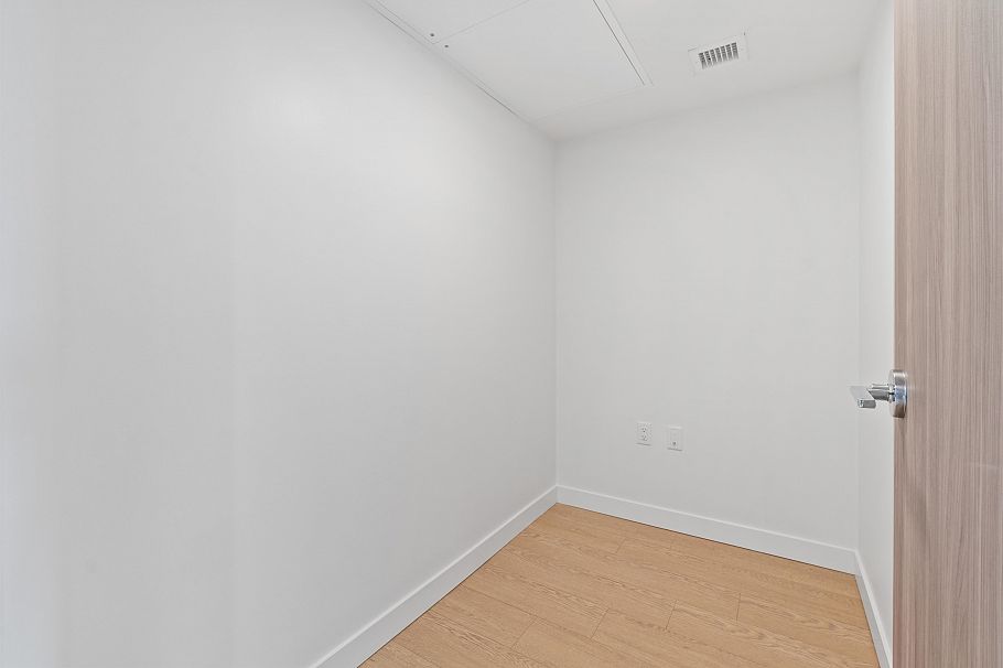 684 87 Nelson Street Vancouver, BC - 20