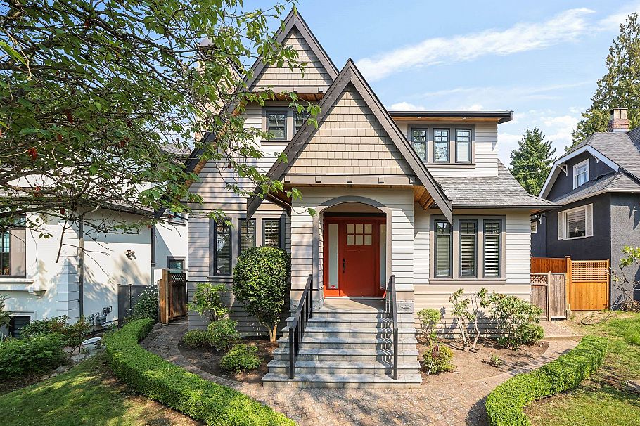 3553 W 31st Avenue Vancouver, BC - 2