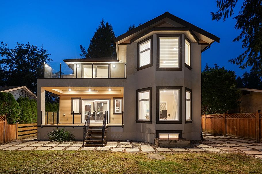 839 W 20th Street North Vancouver, BC - 40