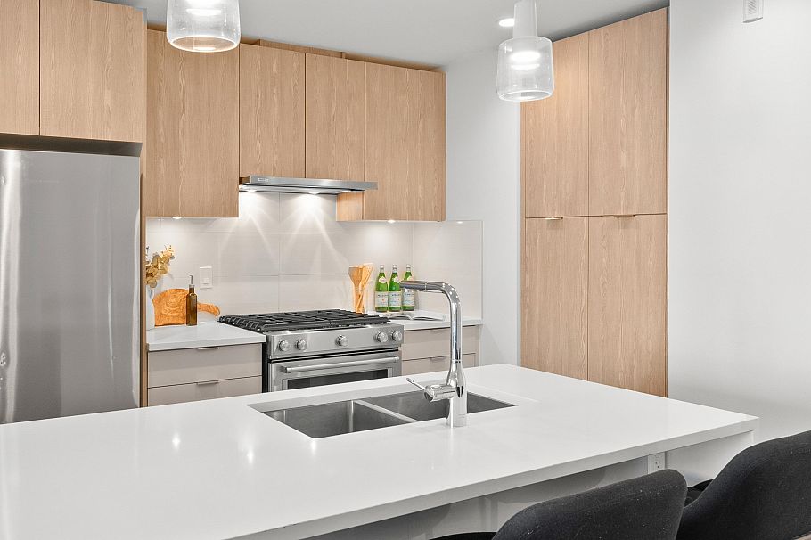 304 108 E 8th Street North Vancouver, BC - 14