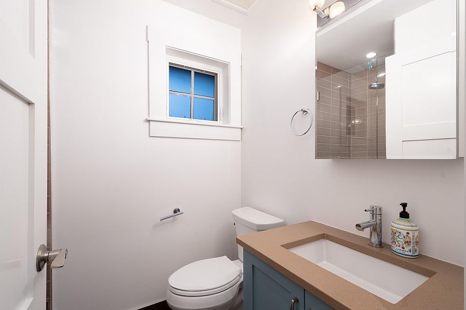 3132 W 7th Avenue Vancouver, BC - 14