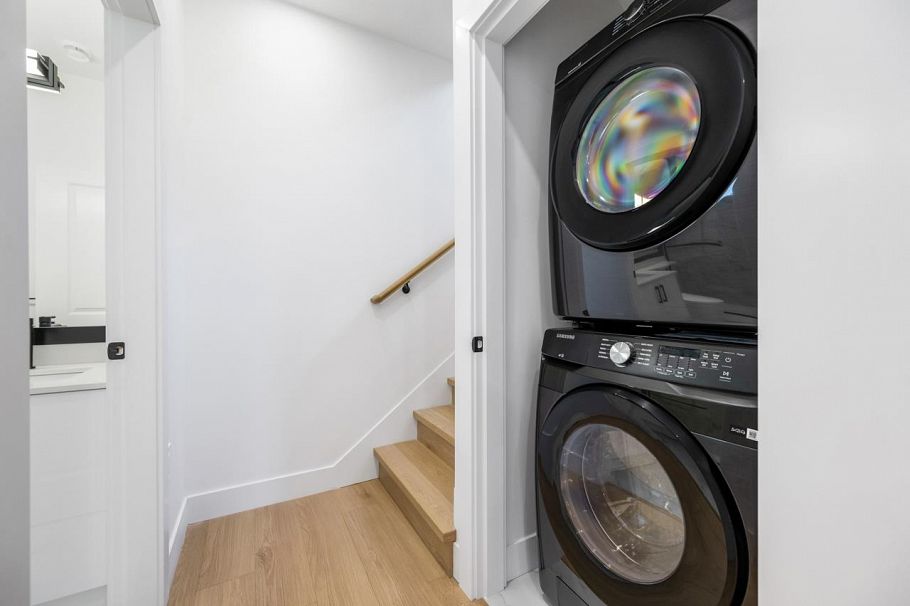 1 3096 Vanness Avenue Vancouver, BC - 17