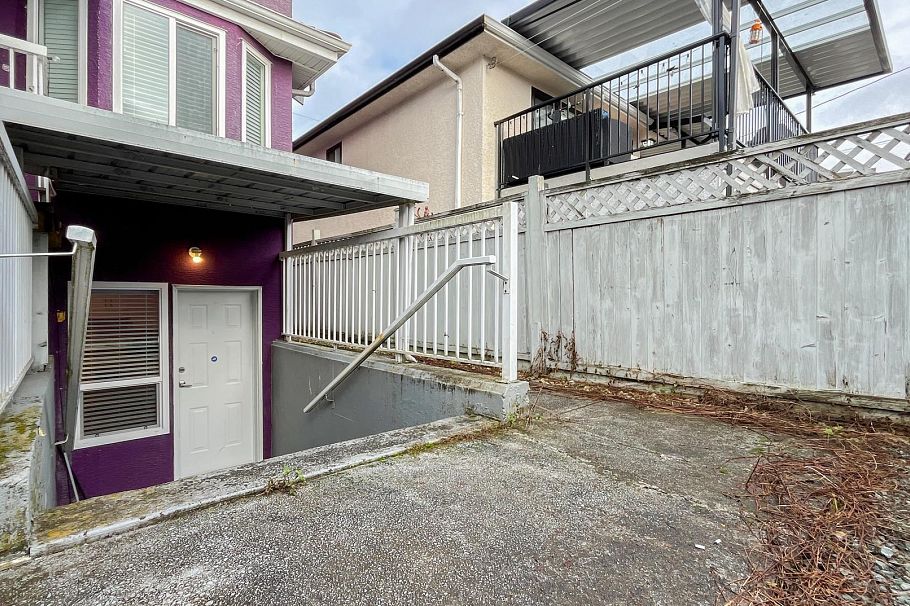 736 E 55th Avenue Vancouver, BC - 36