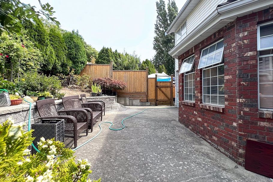 1860 SE Marine Drive Vancouver, BC - 21