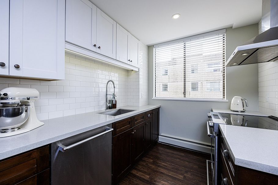 302 540 Lonsdale Avenue North Vancouver, BC - 12