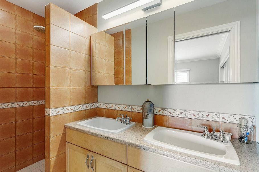 843 Whitchurch Street North Vancouver, BC - 17