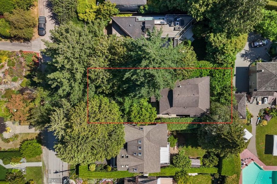 3060 W 45th Avenue Vancouver, BC - 2