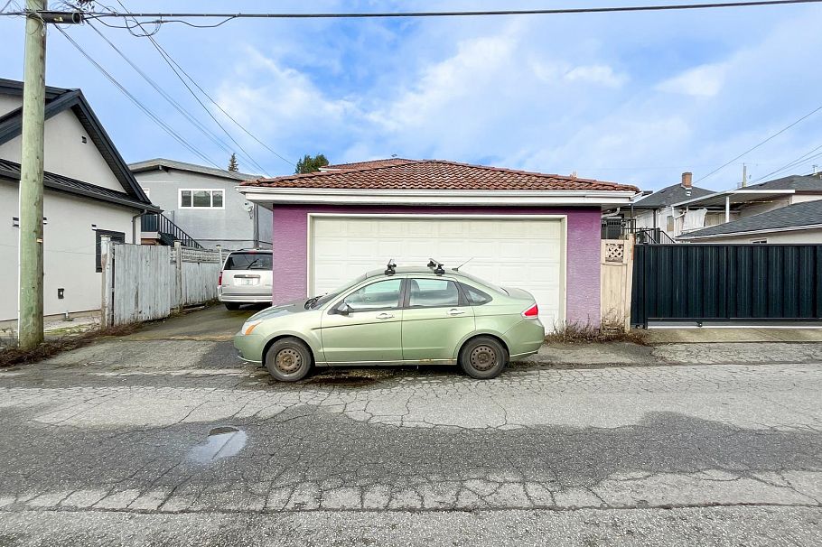 736 E 55th Avenue Vancouver, BC - 39