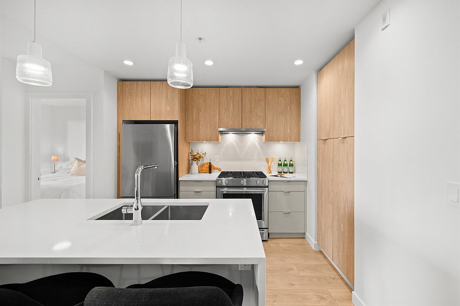 304 108 E 8th Street North Vancouver, BC - 13