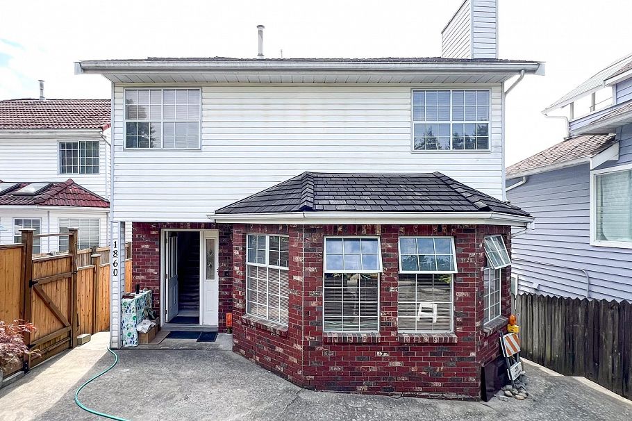 1860 SE Marine Drive Vancouver, BC - 1