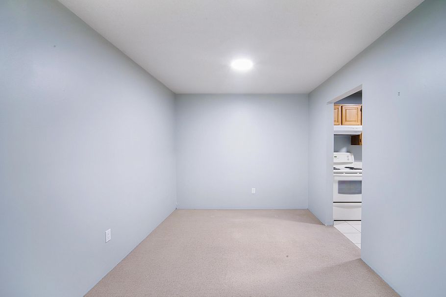 320 1385 Draycott Road North Vancouver, BC - 6