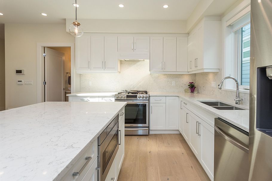 341 E 13th Street North Vancouver, BC - 6