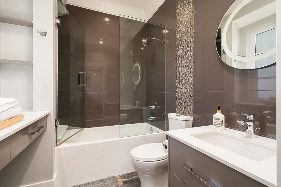 2820 W 32nd Avenue Vancouver, BC - 25