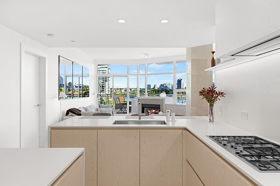 701 628 Kinghorne Mews Vancouver, BC - 3