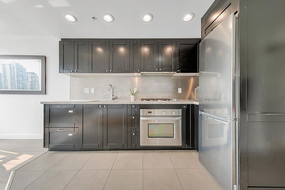 516 1133 Homer Street Vancouver, BC - 3