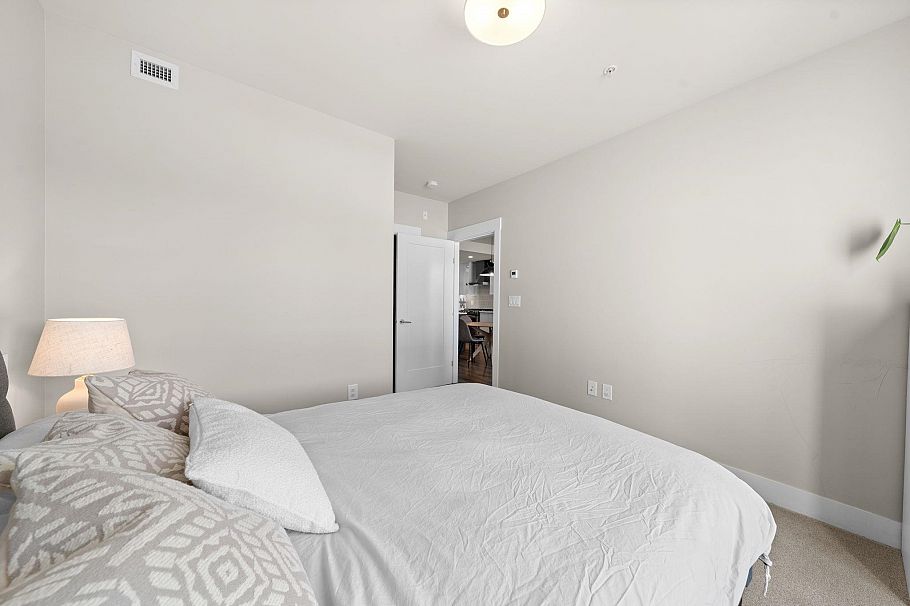 302 1496 Charlotte Road North Vancouver, BC - 21