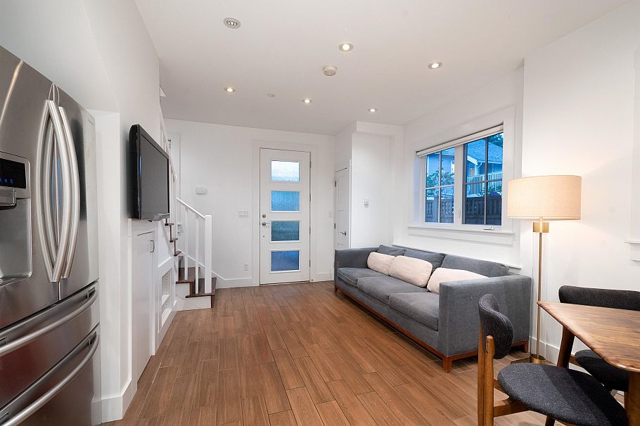 3132 W 7th Avenue Vancouver, BC - 4