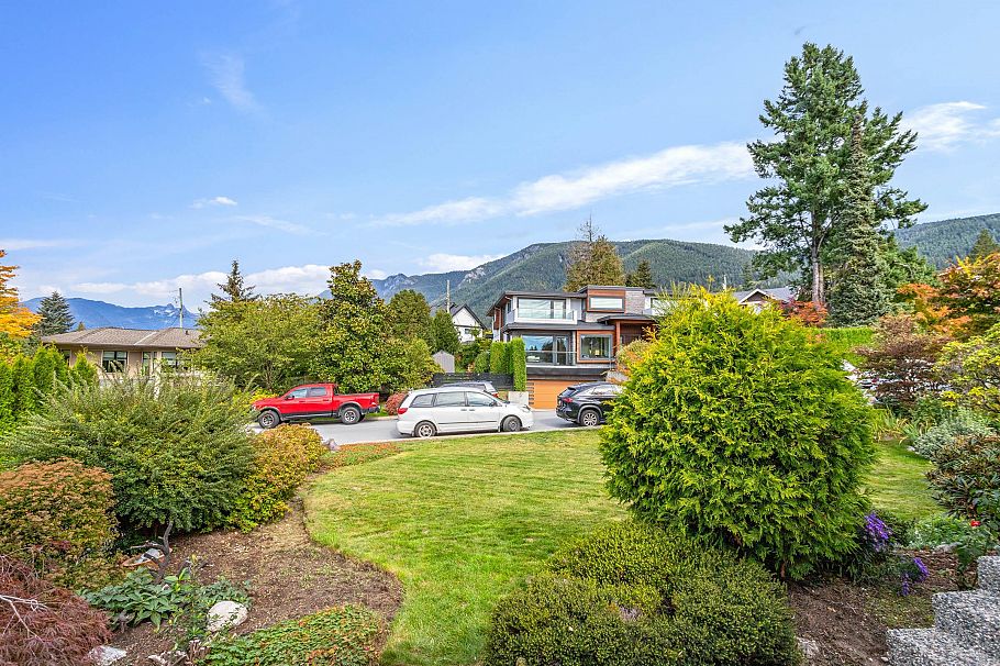 935 Beaconsfield Road North Vancouver, BC - 36
