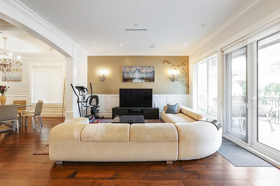 3553 W 31st Avenue Vancouver, BC - 9