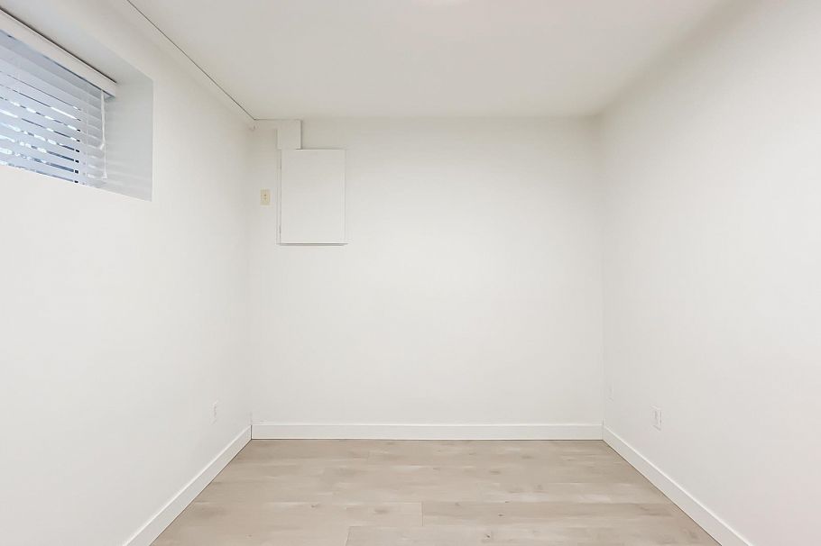 736 E 55th Avenue Vancouver, BC - 30