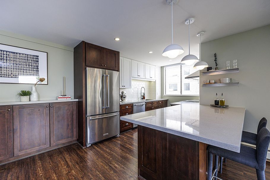 302 540 Lonsdale Avenue North Vancouver, BC - 2