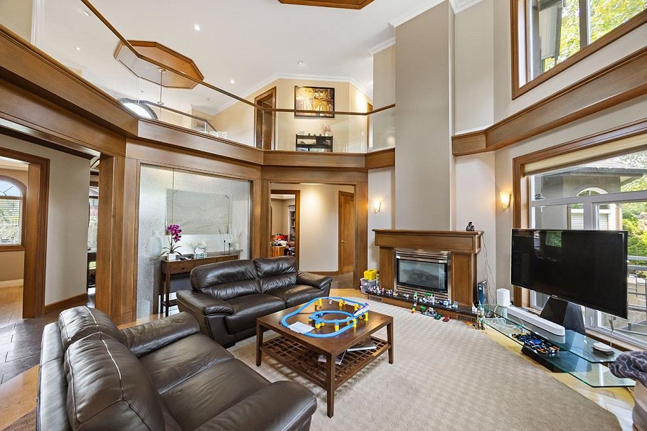 3582 Edgemont Boulevard North Vancouver, BC - 16