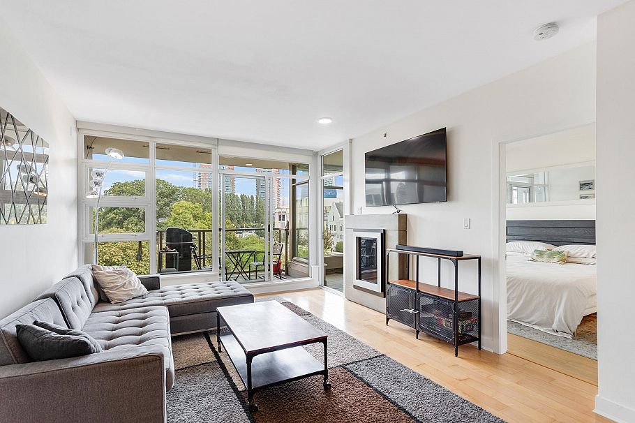 405 1808 W 1st Avenue Vancouver, BC - 2