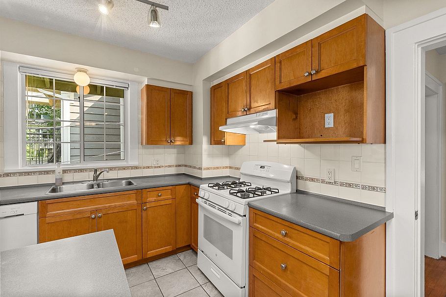 909 W 18th Avenue Vancouver, BC - 10