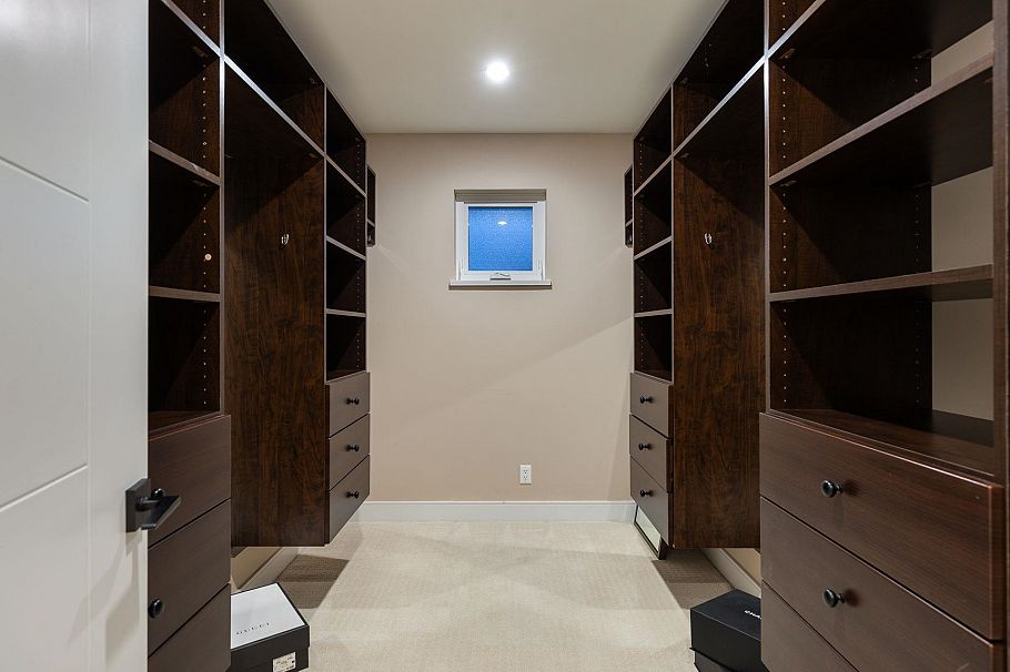 839 W 20th Street North Vancouver, BC - 22