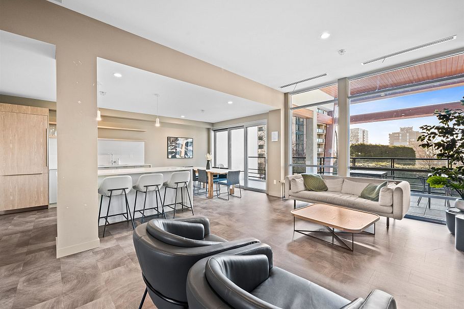 304 108 E 8th Street North Vancouver, BC - 32