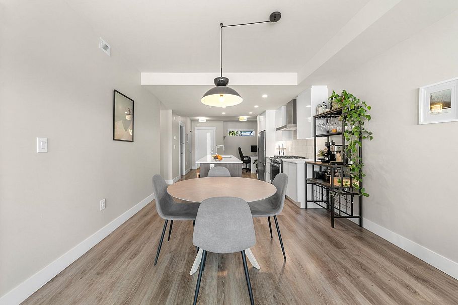 302 1496 Charlotte Road North Vancouver, BC - 18