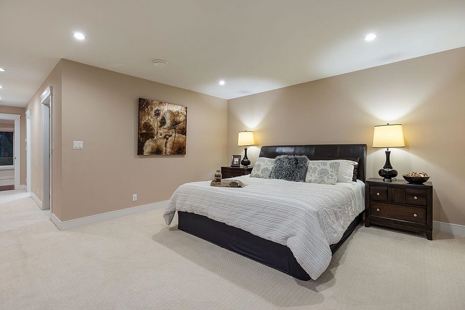 839 W 20th Street North Vancouver, BC - 20