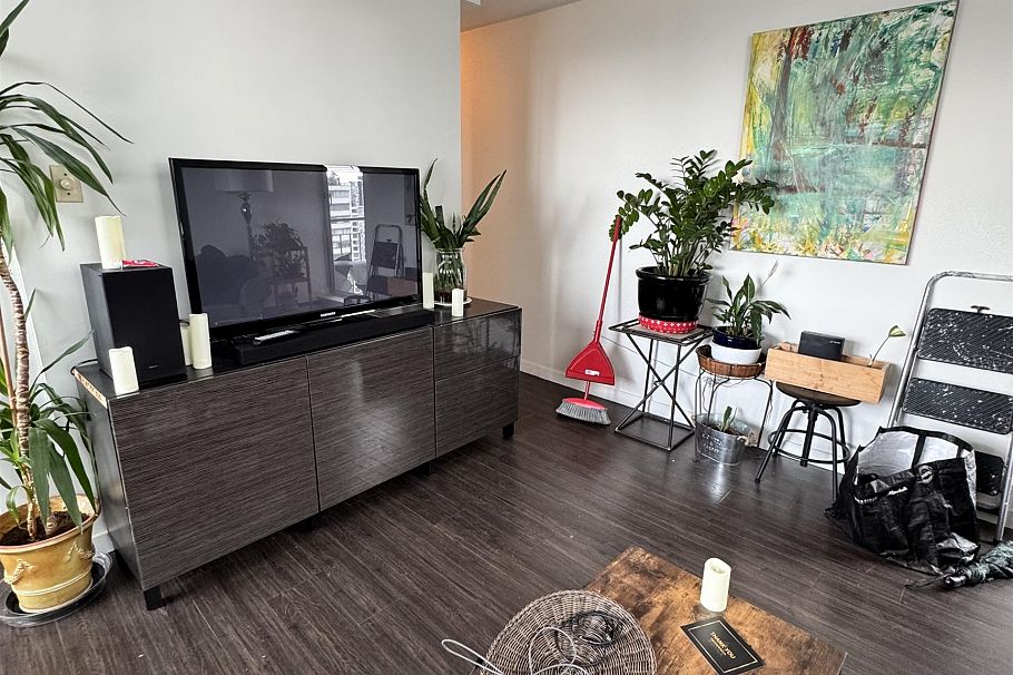 2003 1850 Comox Street Vancouver, BC - 2