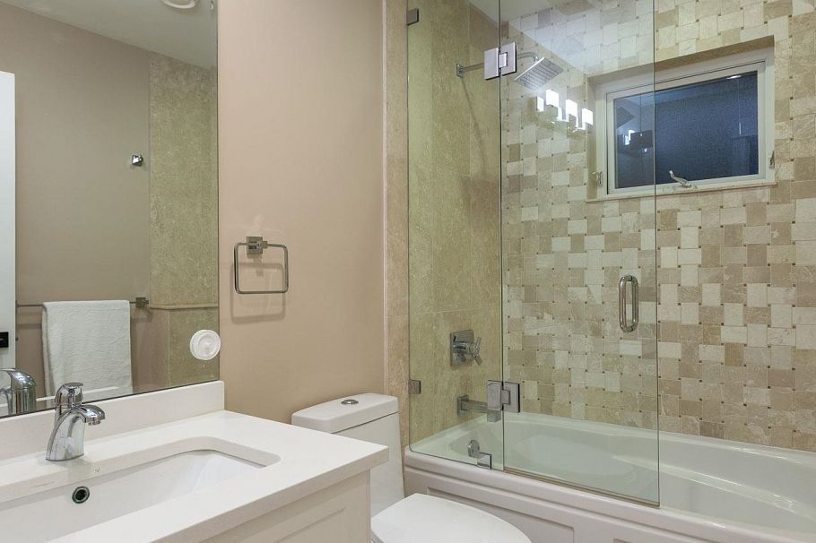 839 W 20th Street North Vancouver, BC - 29