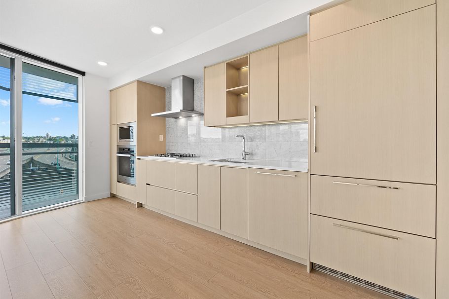 684 87 Nelson Street Vancouver, BC - 4